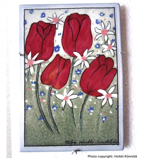 Arabia Heljä Liukko-Sundström seinälaatta 11x16 Täysin sydämin (2002)