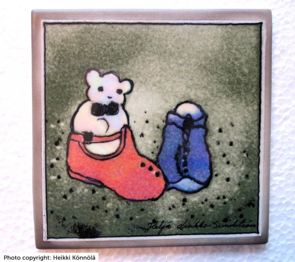 Arabia Heljä Liukko-Sundström seinälaatta 12x12 cm Vauvalle (1990)