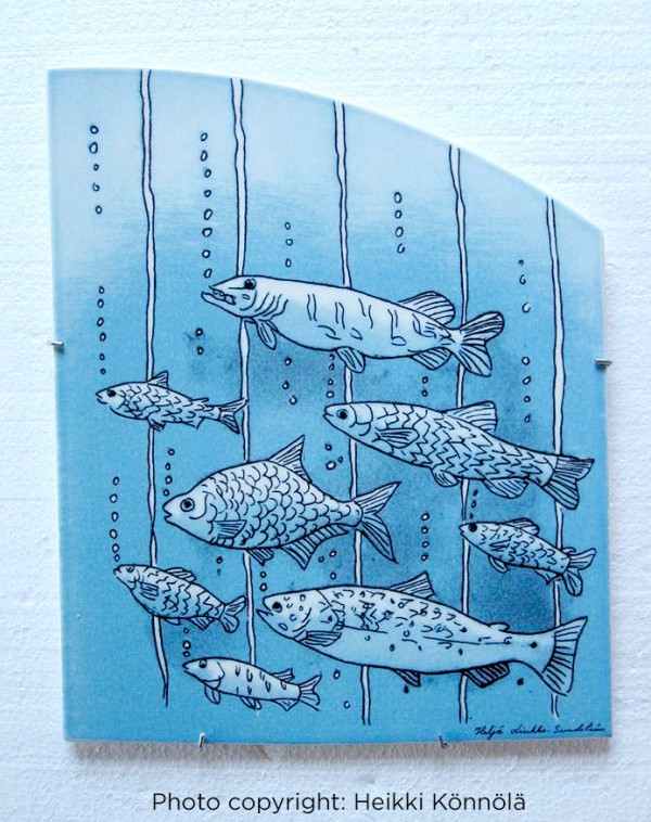 Arabia Heljä Liukko-Sundström laatta 29,5 cm Kalojen valtakunta (2004)