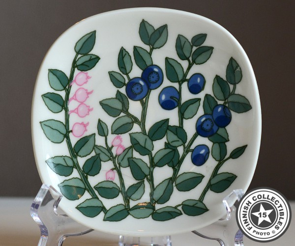 Arabia Kerttu Nurminen seinälautanen 12,5 cm Lapin marjat: Mustikka