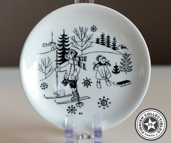 Arabia Raija Uosikkinen seinälautanen Vuodenajat, talviharrastukset (1949-1962)