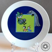 Arabia Muumi matala lautanen Kevätsävel (2012-2013)